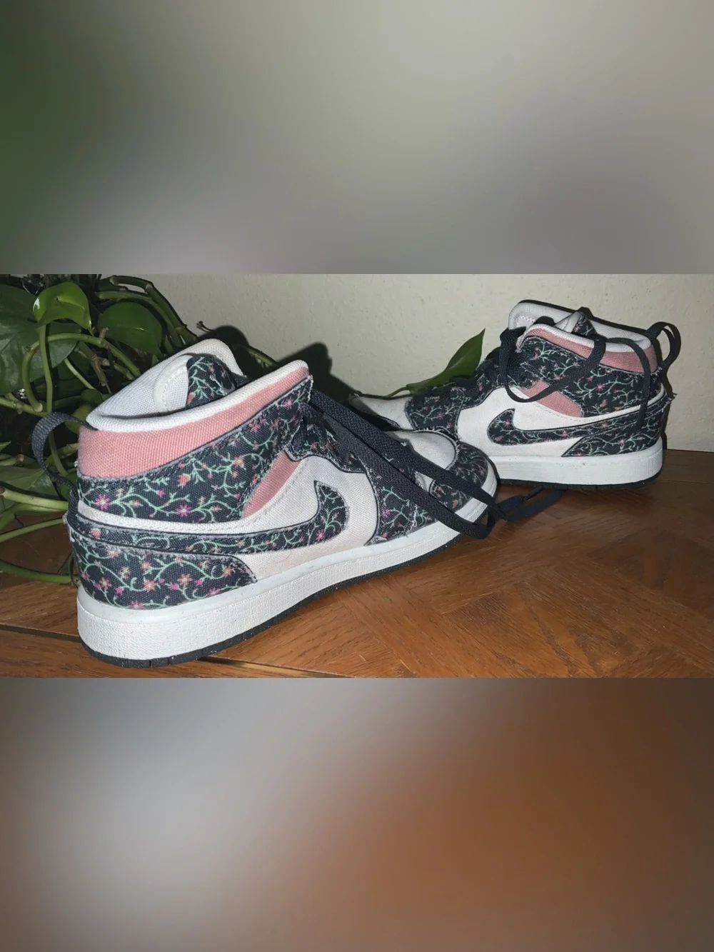 Nike Jordan 1 Mid SE Floral FJ3452-001 3Y USED